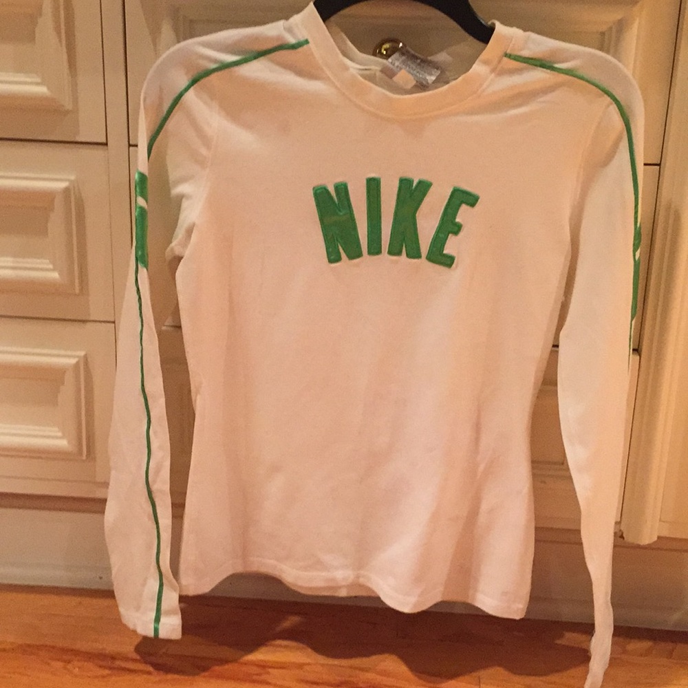 Women’s Nike top. NWT.
